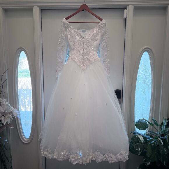 Emme Bridal Princess Beaded Off-the-Shoulder Wedding Dress Detachable Train Sz 4 - Picture 3 of 16